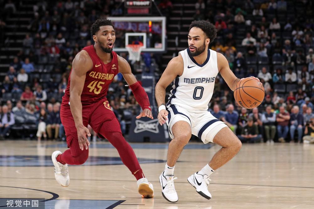 而意大利足 而意大利足